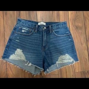 Abercrombie mid rise  boyfriend shorts